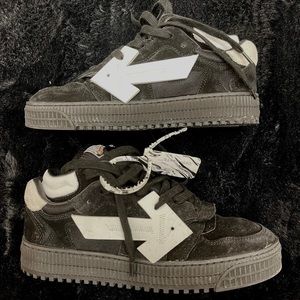 Off-White Sneakers